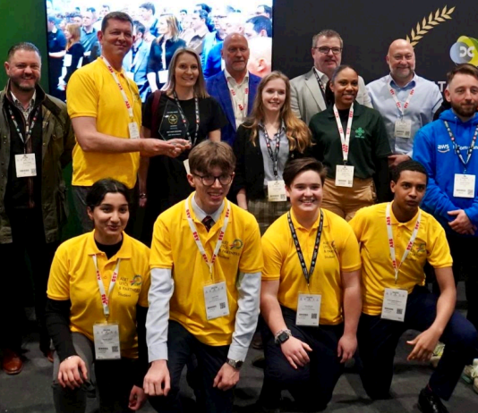 Northwood school wins award for digital curriculum at Data Centre World Northwood school wins award | Hillingdon Today