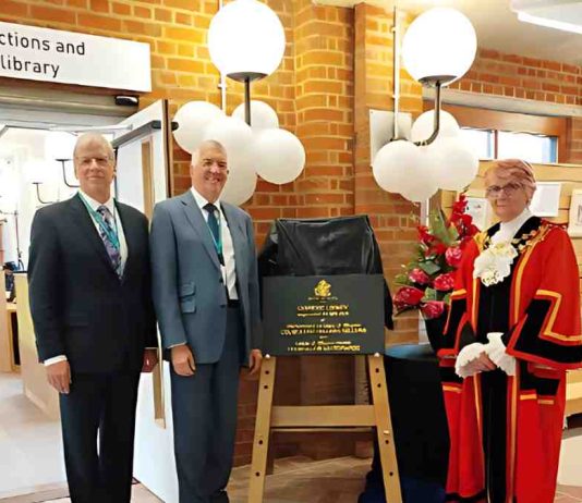 New Library Opens in Civic Centre Uxbridge library opening Hillingdon Mayor Council-leaders | Hillingdon Today