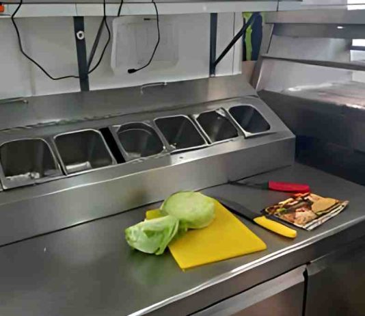 Uxbridge Takeaway Fined Over £16,000 for Dangerous Food Hygiene Breaches Dirty kitchen Hutt Grills Uxbridge | Hillingdon Today